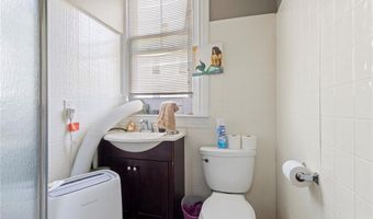 136 Duke St, East Greenwich, RI 02818