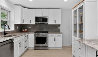 51 W Marilyn Ter, Addison, IL 60101