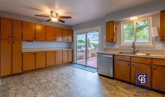 2102 10th St, Cody, WY 82414