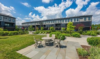 20305 SAVIN HILL Dr, Ashburn, VA 20147