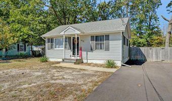 215 Laurel Dr, Bayville, NJ 08721