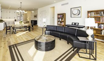 1858 Upland Dr, Ann Arbor, MI 48105