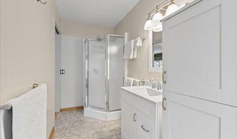 681 Archwood Dr, Ann Arbor, MI 48103