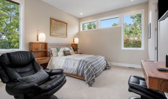 307 Windy Crest Dr, Ann Arbor, MI 48105