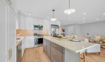 14 Hayes St 1, Acushnet, MA 02743