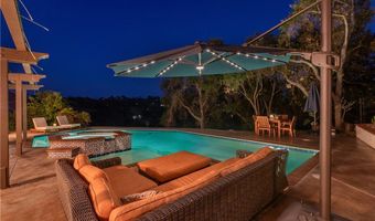 707 S Live Oak Park Rd, Fallbrook, CA 92028