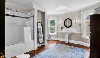 16 Isham St, Burlington, VT 05401