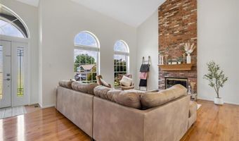 1971 Fox Pointe Dr, Arnold, MO 63010