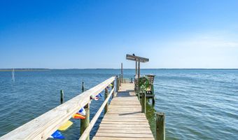 109 Shore Dr, Beaufort, NC 28516