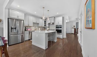 3062 N Spurway Dr, Ann Arbor, MI 48105