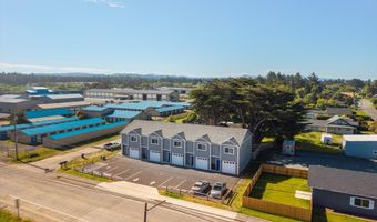 318 11TH St, Bandon, OR 97411