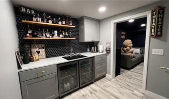 41 Follett St, East Providence, RI 02914