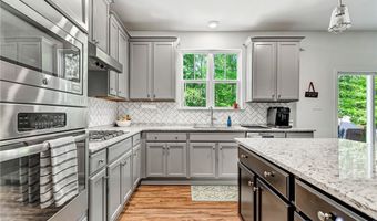 10146 Cameron Ridge Dr, Ashland, VA 23005