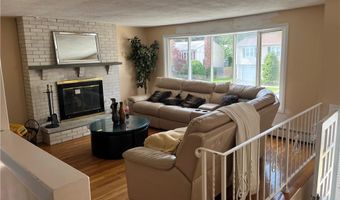 52 Bicentennial Way, North Providence, RI 02911