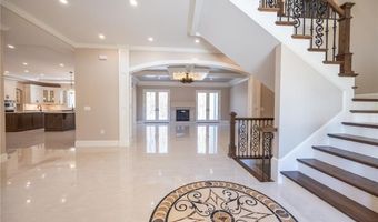 7 Dennell Dr, Lincoln, RI 02865