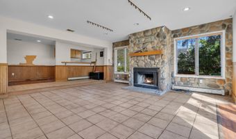 42 Crest Dr, Basking Ridge, NJ 07920