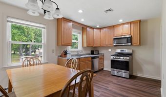49 Gipp Rd, Albany, NY 12203