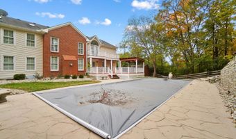 2558 Apple Ridge Ln, Amberley, OH 45236