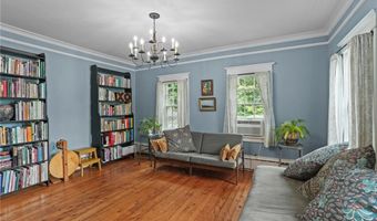 671 County Rd, Barrington, RI 02806