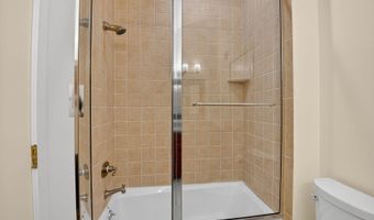 9209 VENDOME Dr, Bethesda, MD 20817