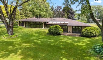 5531 LONG Ct, Appleton, WI 54914