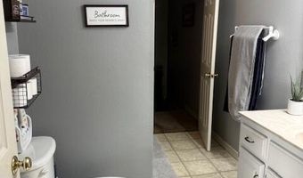 220 S Park Ave, Aurora, MO 65605