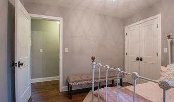307 NE Morningside Ln, Abingdon, VA 24210