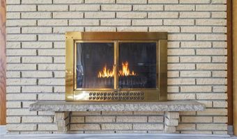 1823 Gramsie Rd, Arden Hills, MN 55112