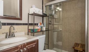 704 Woodrun Dr, Ballwin, MO 63021