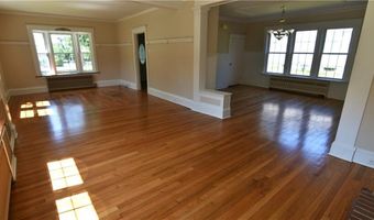 144 Woonsocket Hill Road Rd, North Smithfield, RI 02896