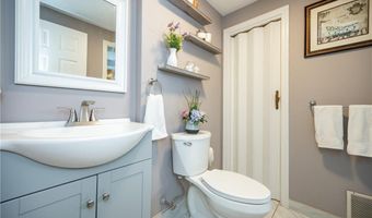 18 Pond Ct B, North Providence, RI 02904