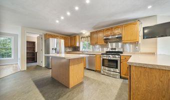 95 Lady Slipper Ln, Chester, NH 03036