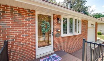 2421 Woodcrest Dr, Alton, IL 62002