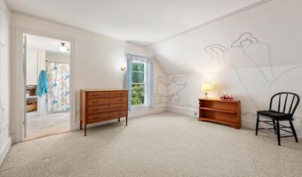 89 Parkview Ave, Bangor, ME 04401
