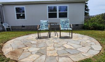 255 SE 15TH St, Bandon, OR 97411