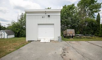 875 Hammond St, Bangor, ME 04401