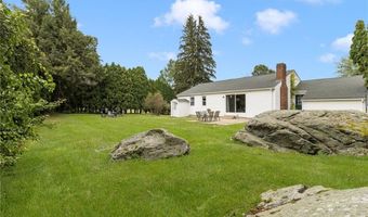 7 Jencks Rd, Cumberland, RI 02864