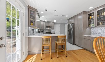 79 Strawberry Hill Rd, Bristol, CT 06010