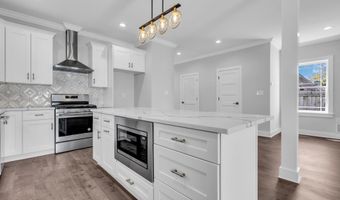 512 Seaman Ave, Beachwood, NJ 08722