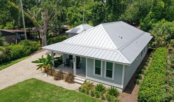 225 Ave D, Apalachicola, FL 32320