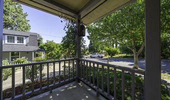 923 Bellview Ave 1, Ashland, OR 97520