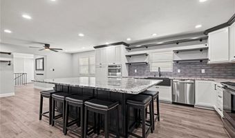 22617 155th St, Basehor, KS 66007