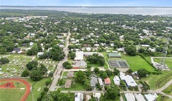 310 UNION St, Bay St. Louis, MS 39520