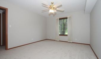 1611 W Partridge Ct 8, Arlington Heights, IL 60004