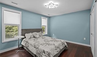 37 Dye Hill Rd, Hopkinton, RI 02832