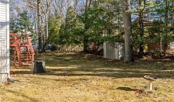 25 Lakeview Ave, Lincoln, RI 02865