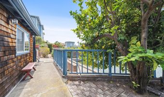 2000 CLINTON Ave, Alameda, CA 94501