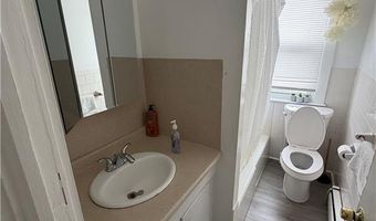 94 Warner St B, Newport, RI 02840