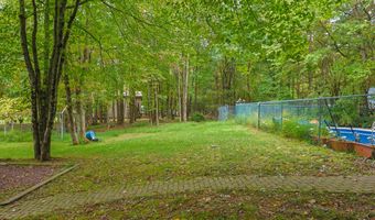271 N Shore Dr, Albrightsville, PA 18210