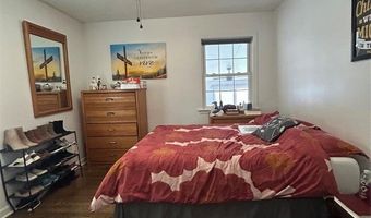 84 N Vivyen St, Bergenfield, NJ 07621